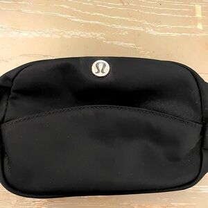 New lululemon bag, perfect for make up, extra bag for purse